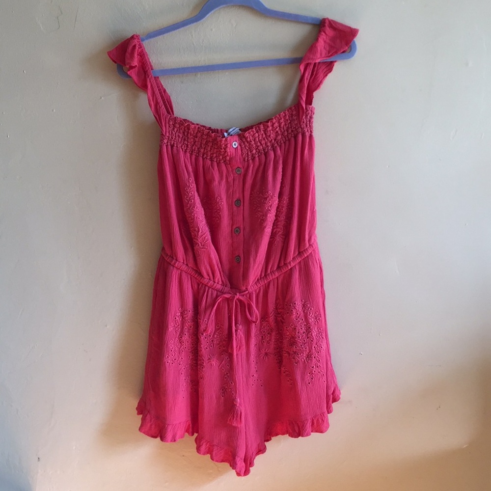 {AE} Cutesy Coral Romper